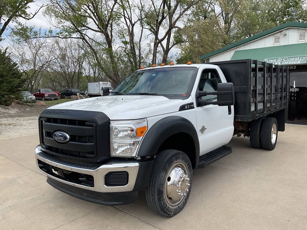 Used 2012 Ford F550 2WD Regular Cab Super Duty w/ Payload Upgrade Pkg image 19