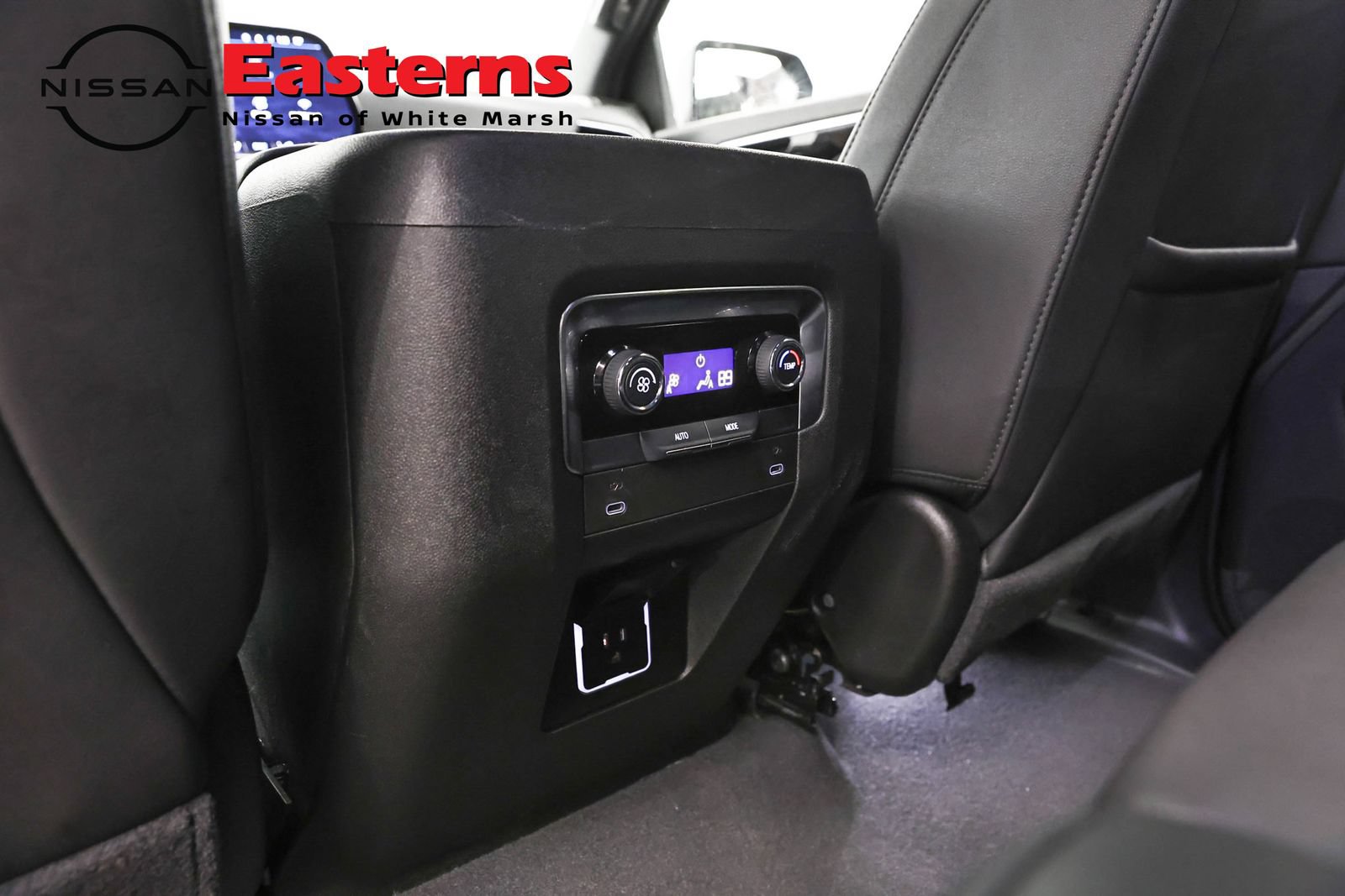 Used 2025 Chevrolet Suburban Z71 AWD/4WD image 23
