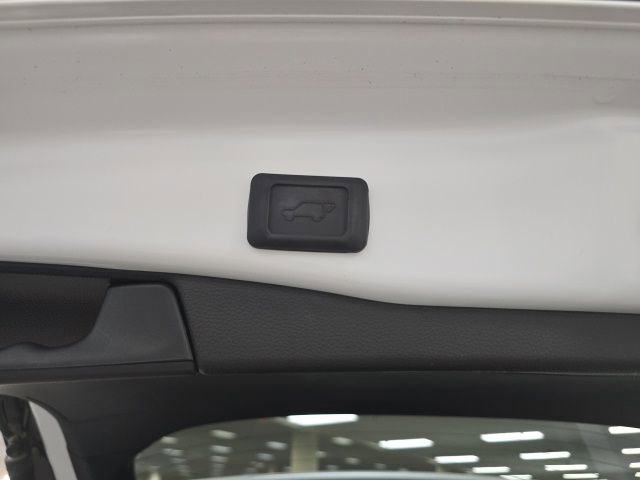 Used 2023 Toyota RAV4 Limited image 12