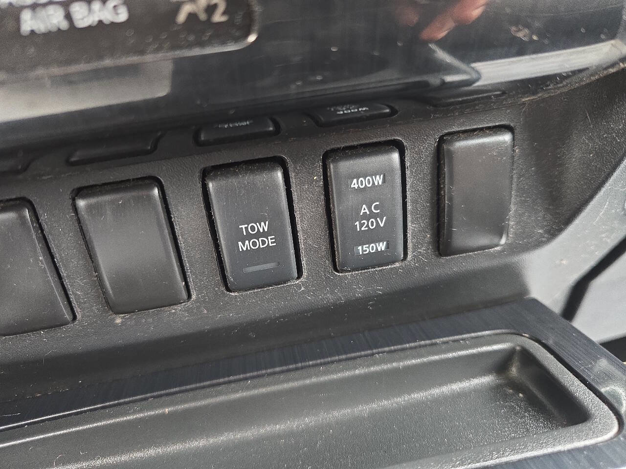 Used 2014 Nissan Titan SV w/ SV Premium Utility Package image 21