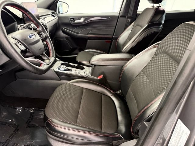 Used 2025 Ford Escape ST-Line Select AWD/4WD image 13