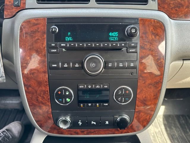 Used 2008 Chevrolet Suburban LT w/ LT Preferred Equipment Group AWD/4WD image 16