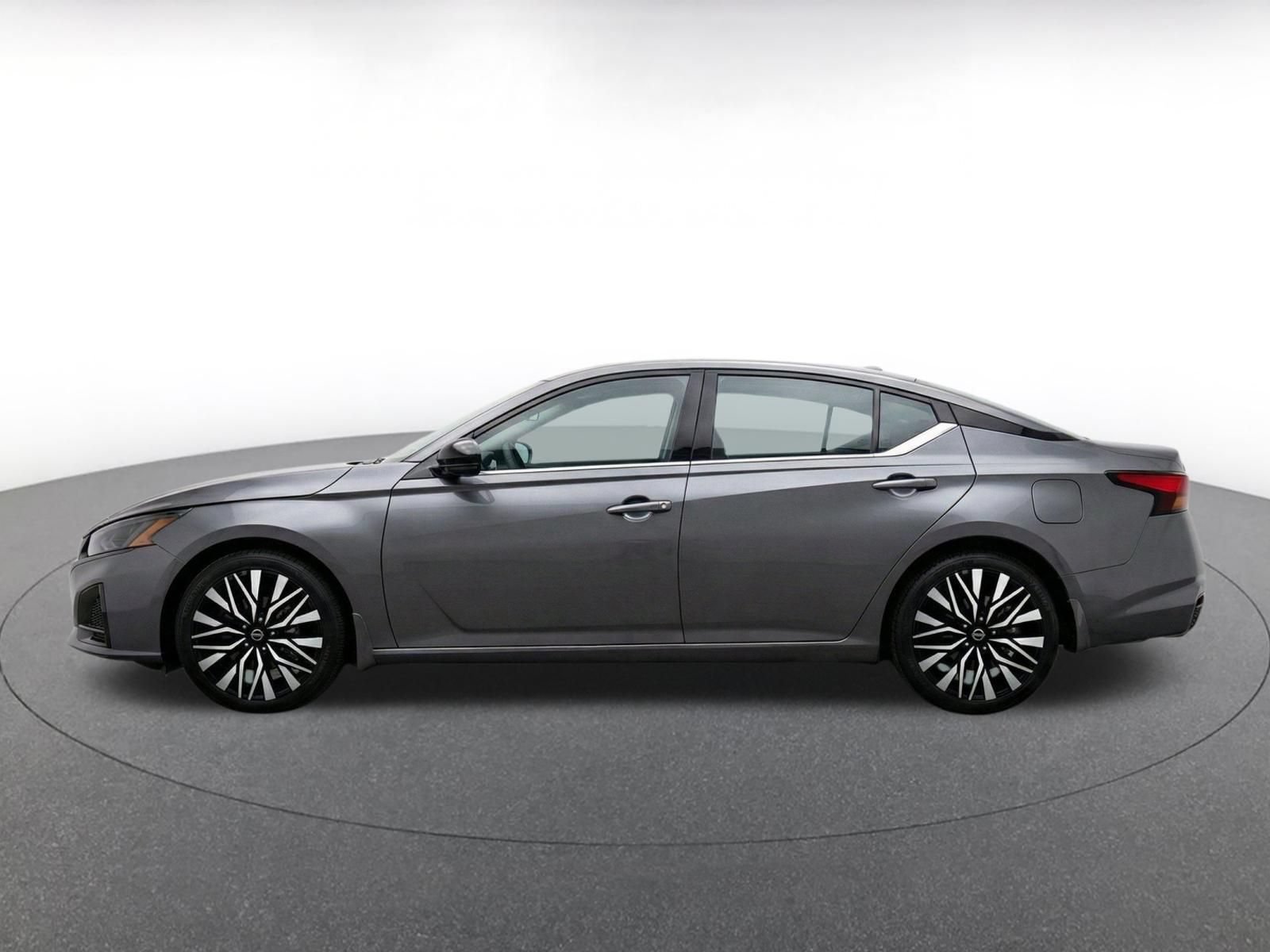 Used 2026 Nissan Altima 2.5 SV FWD image 4