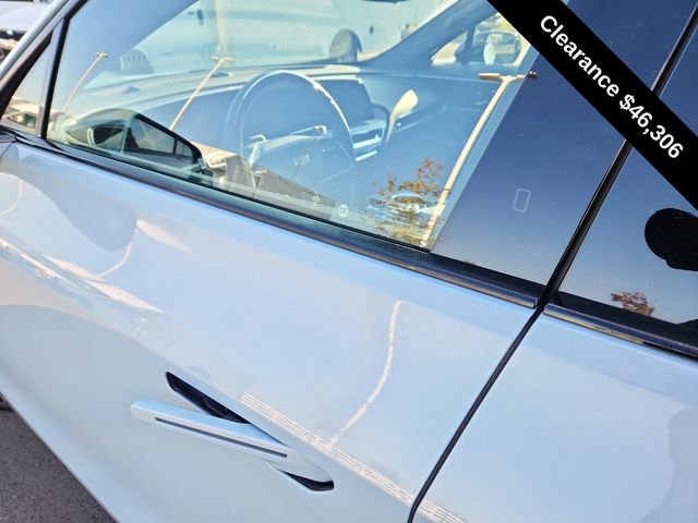 Used 2025 Cadillac Lyriq Sport image 17