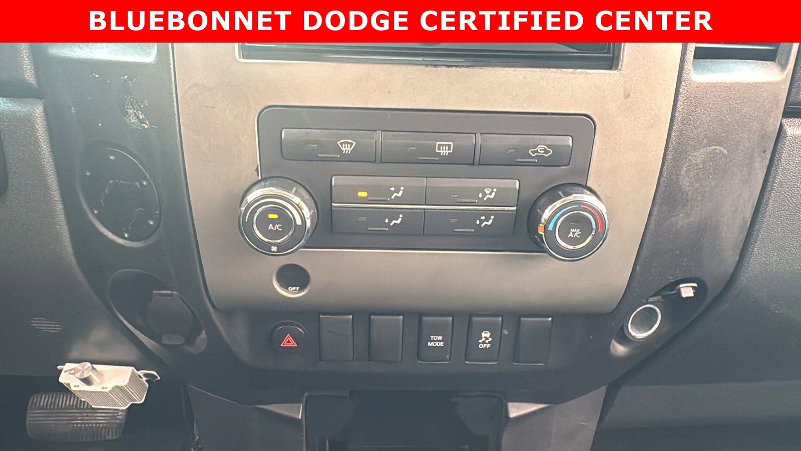 Used 2012 Nissan Titan SV image 16