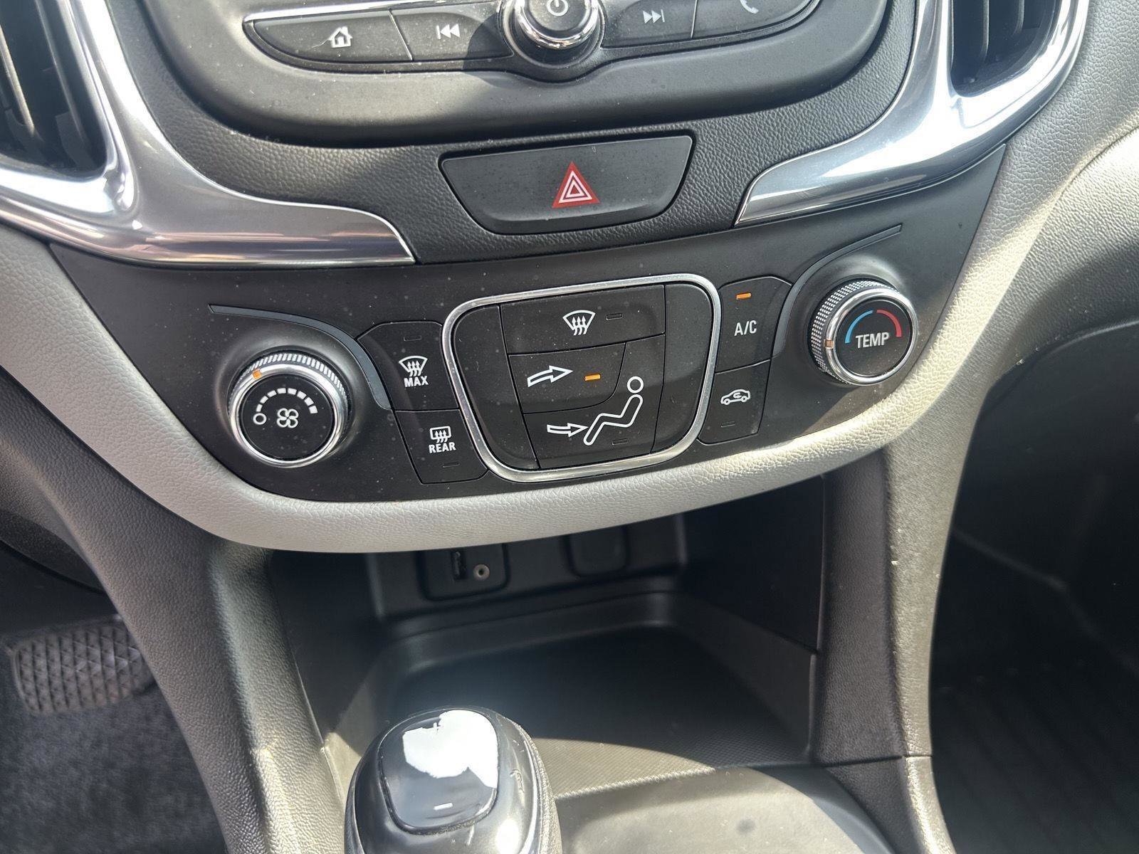 Used 2018 Chevrolet Equinox LS image 18