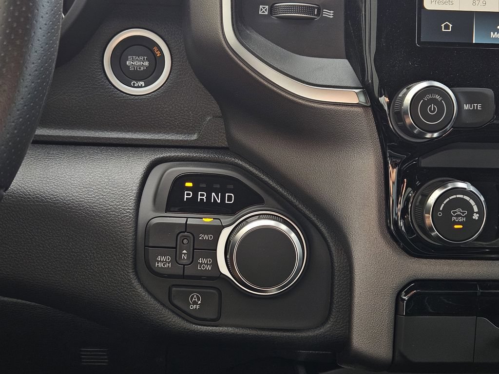 New 2026 RAM 1500 Express AWD/4WD image 21