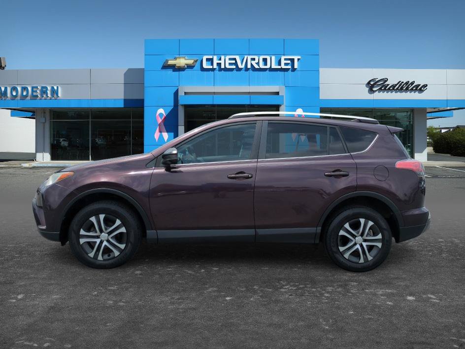 Used 2016 Toyota RAV4 LE FWD image 2