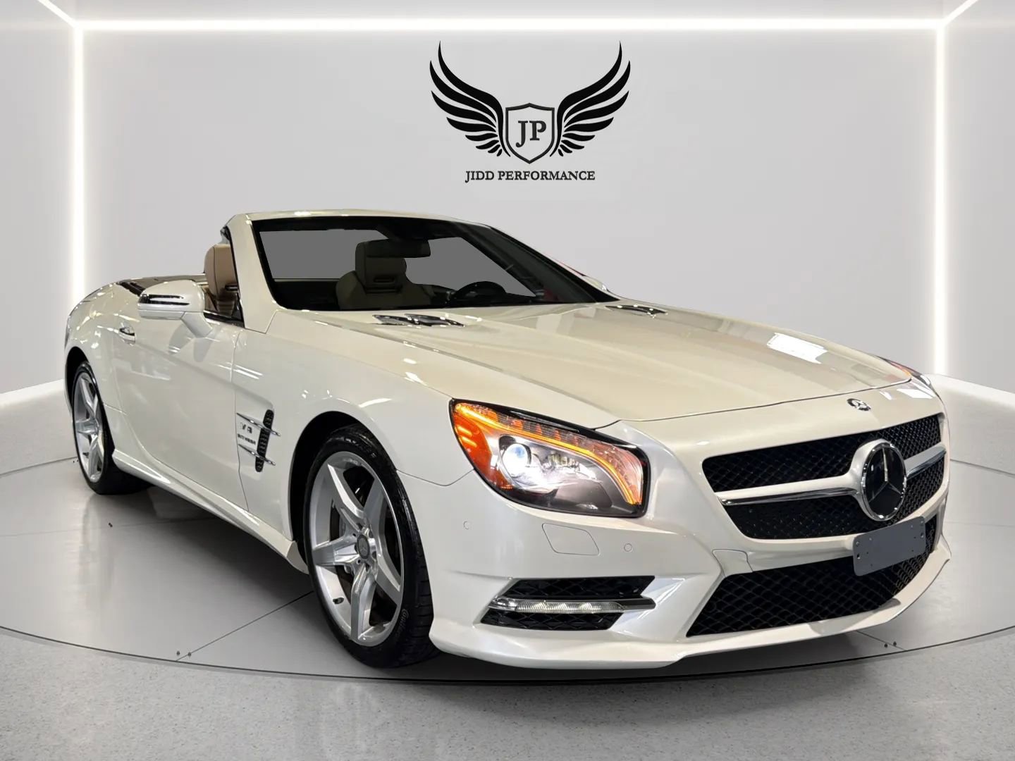 Used 2014 Mercedes-Benz SL 550 image 2