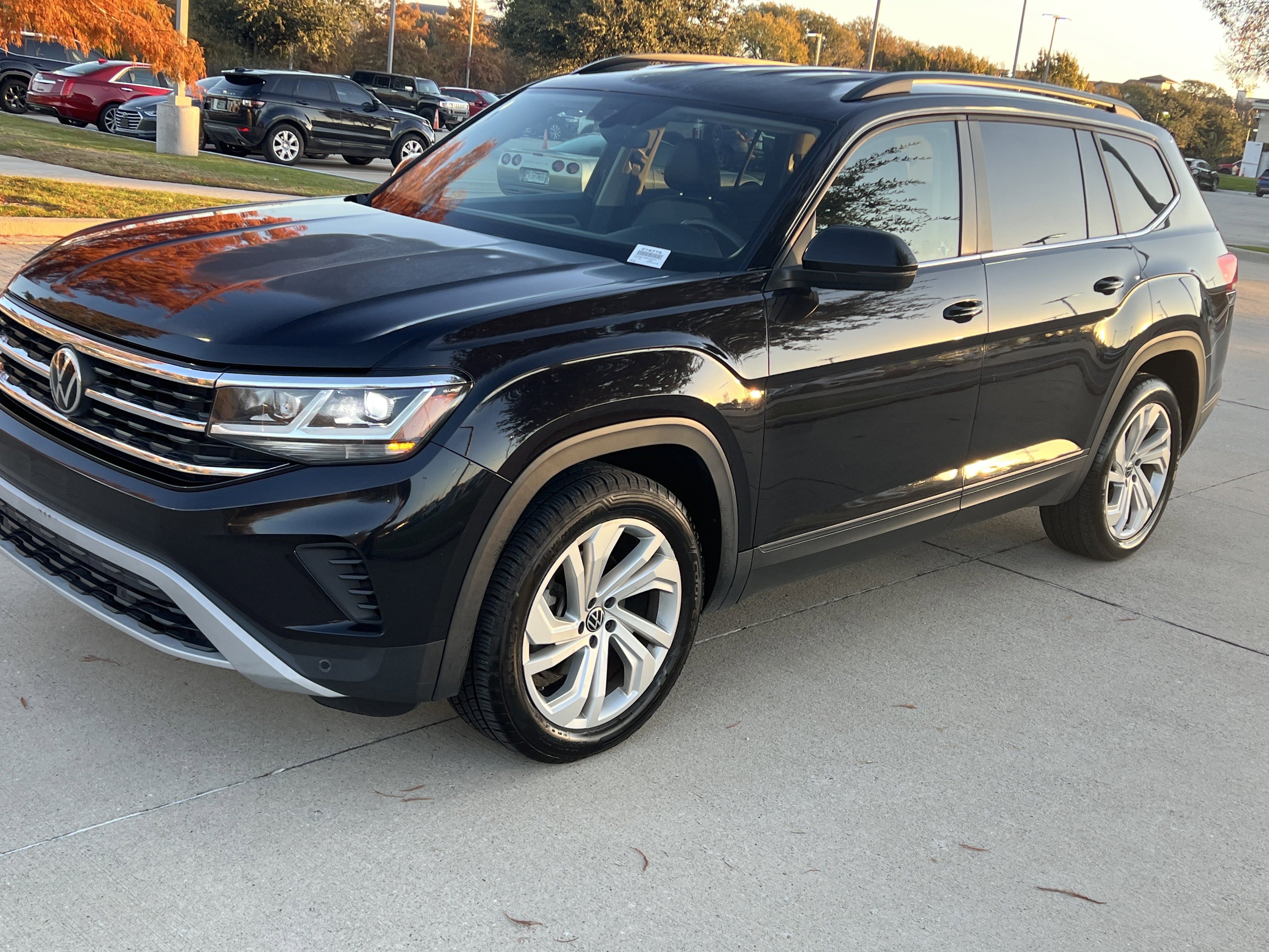 Certified 2021 Volkswagen Atlas SE image 5