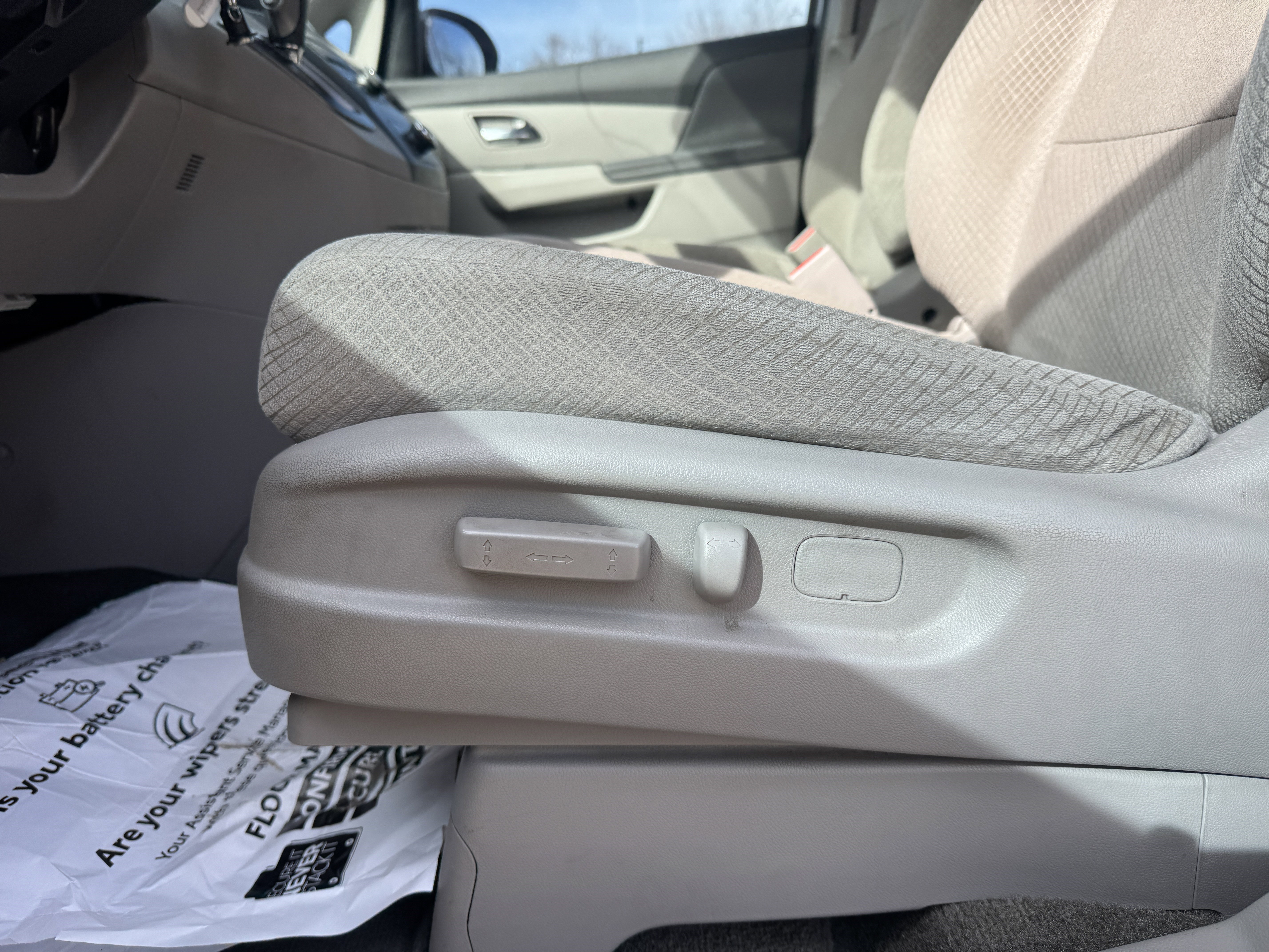 Used 2015 Honda Odyssey LX image 11