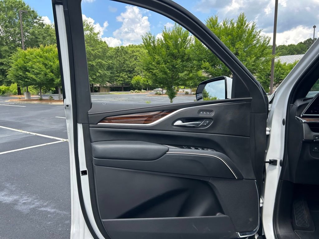 Used 2023 Cadillac Escalade ESV Premium Luxury AWD/4WD image 60