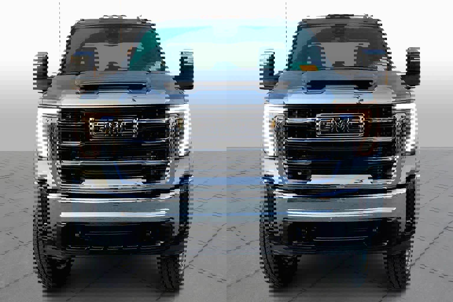 Used 2025 GMC Sierra 2500 SLT w/ SLT Convenience Package image 3