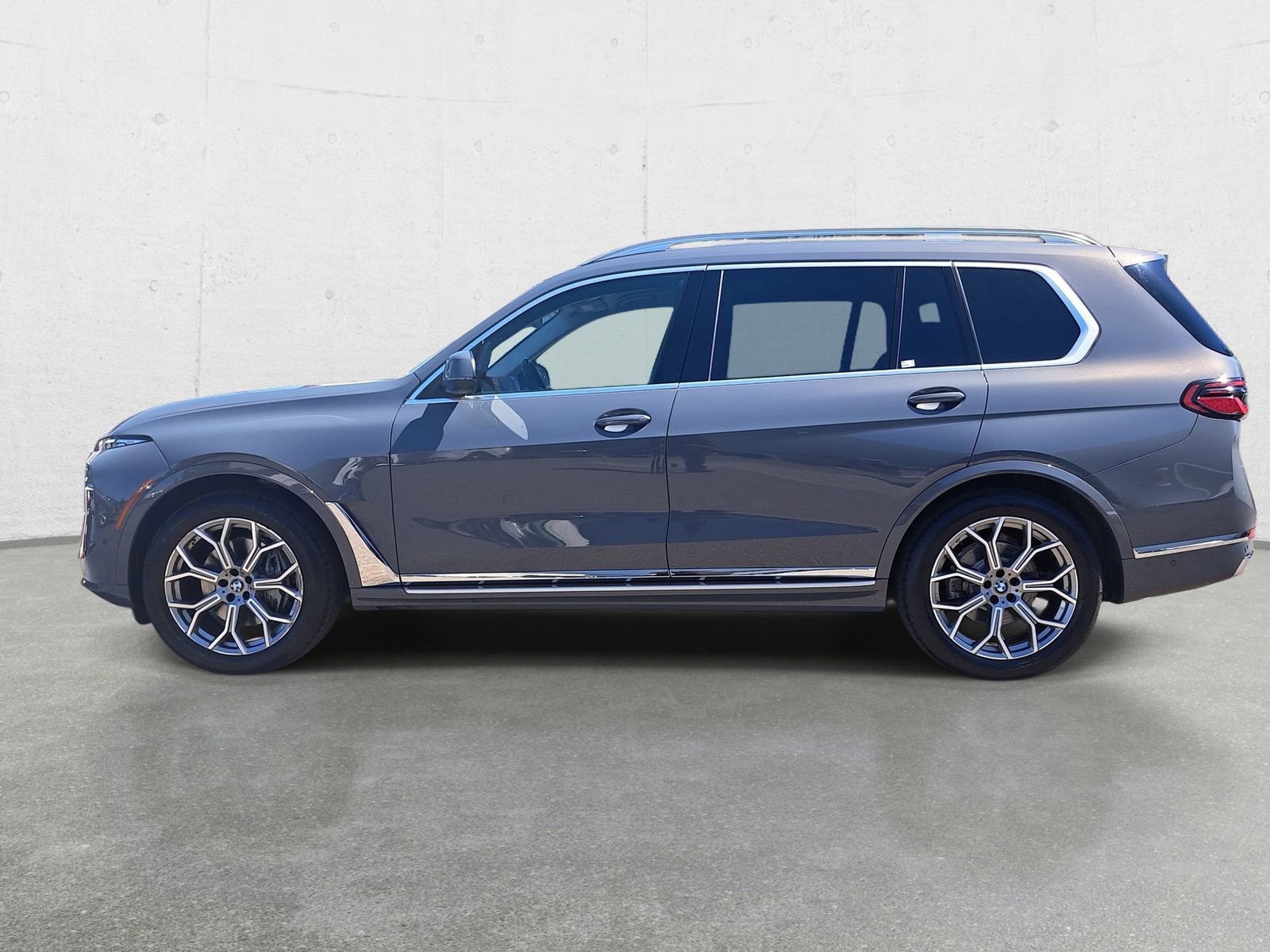 Used 2024 BMW X7 xDrive40i image 8