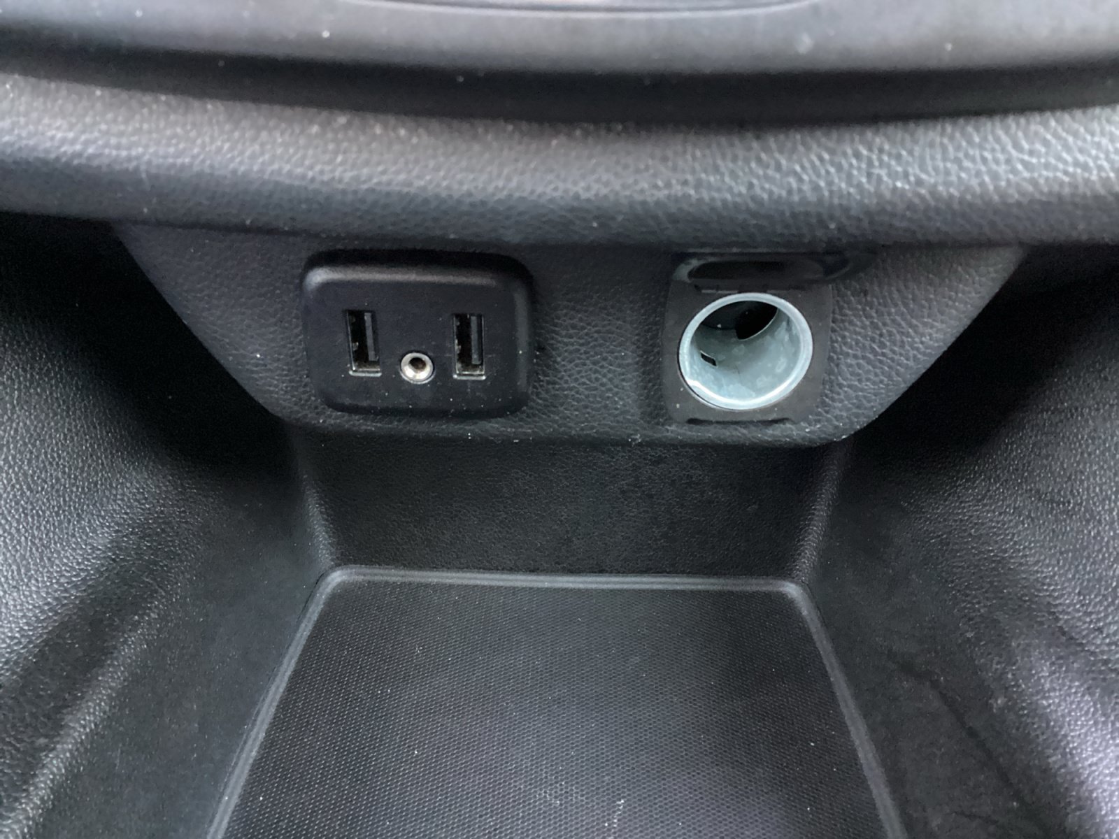 Used 2023 Chevrolet Traverse LS FWD image 23