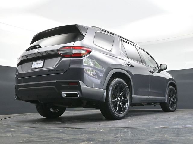 Certified 2025 Honda Pilot Black Edition image 37