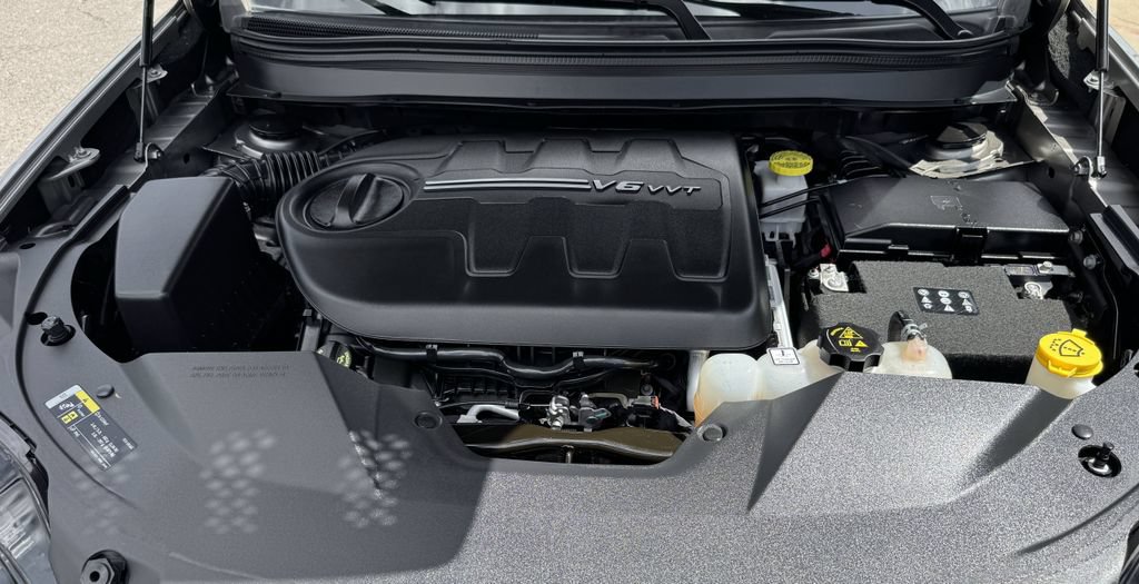 Used 2021 Jeep Cherokee Trailhawk AWD/4WD image 10