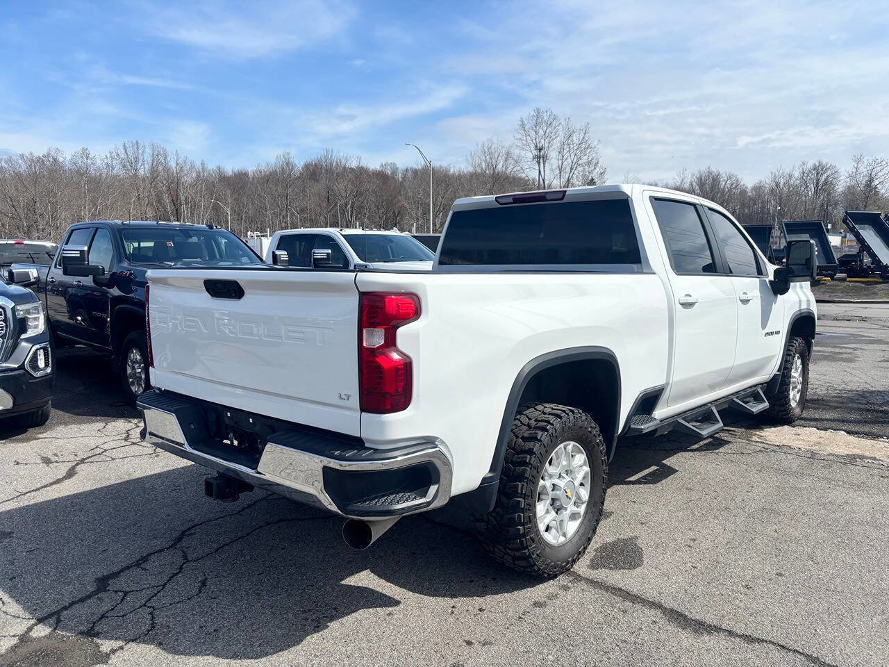 Used 2022 Chevrolet Silverado 2500 LT w/ Convenience Package image 4