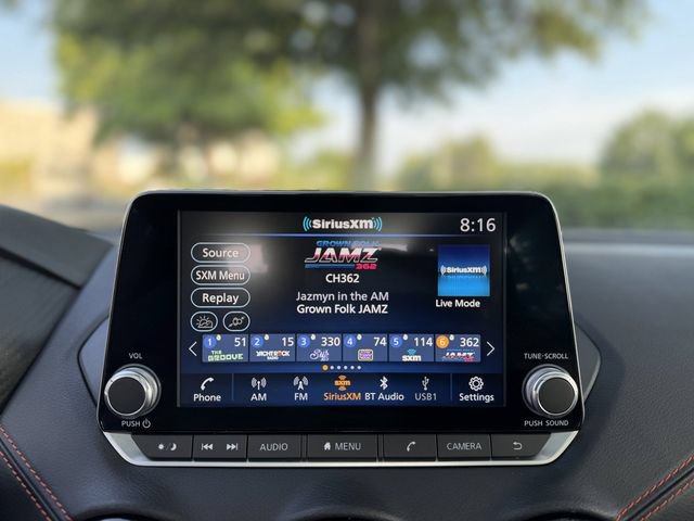 Used 2025 Nissan Sentra SR w/ SR Premium Package FWD image 17