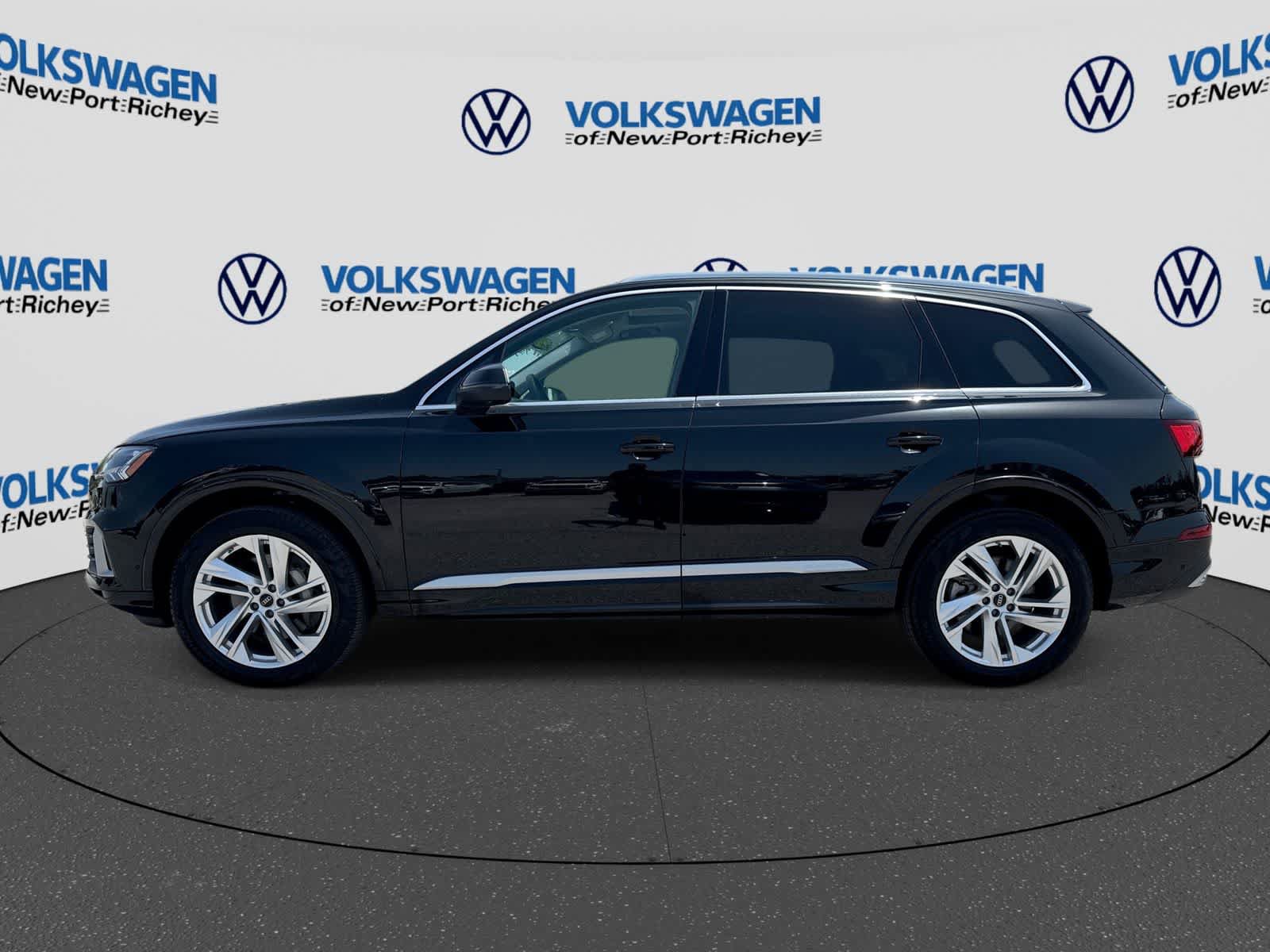 Used 2023 Audi Q7 3.0T Premium w/ Convenience Package AWD/4WD image 11