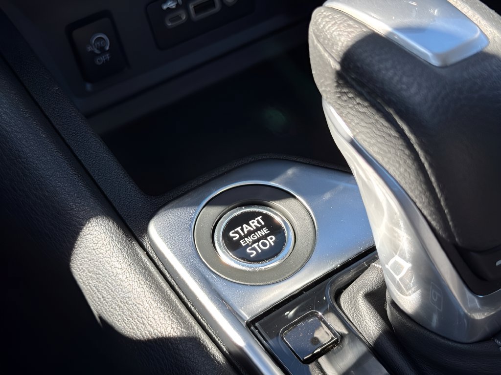 Used 2025 Nissan Sentra SV FWD image 19
