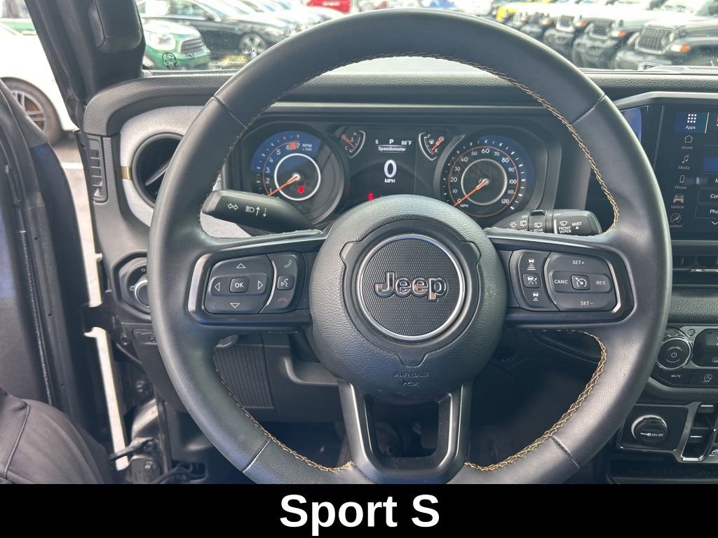 Used 2024 Jeep Wrangler Unlimited Sport AWD/4WD image 16