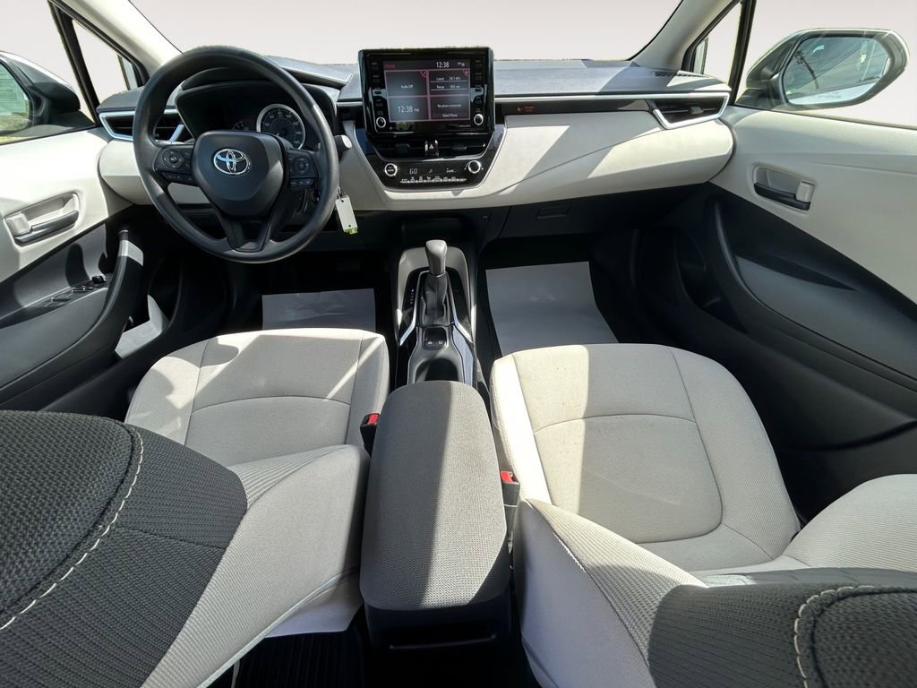 Used 2022 Toyota Corolla LE image 19