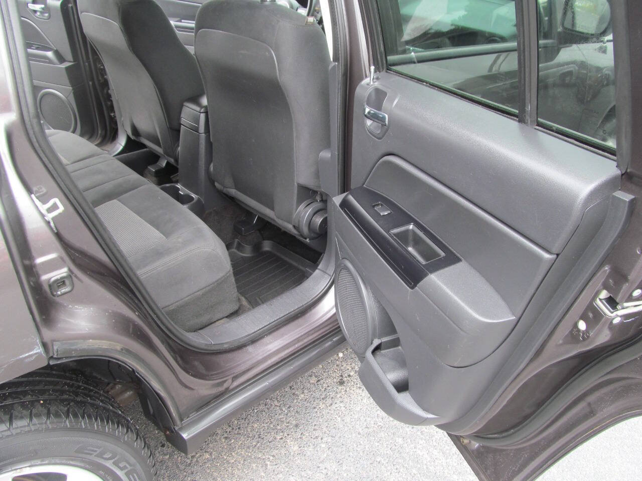 Used 2014 Jeep Compass Sport w/ Power Value Group AWD/4WD image 17
