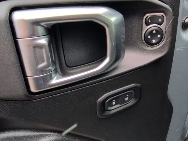 Used 2025 Jeep Wrangler Sport image 13