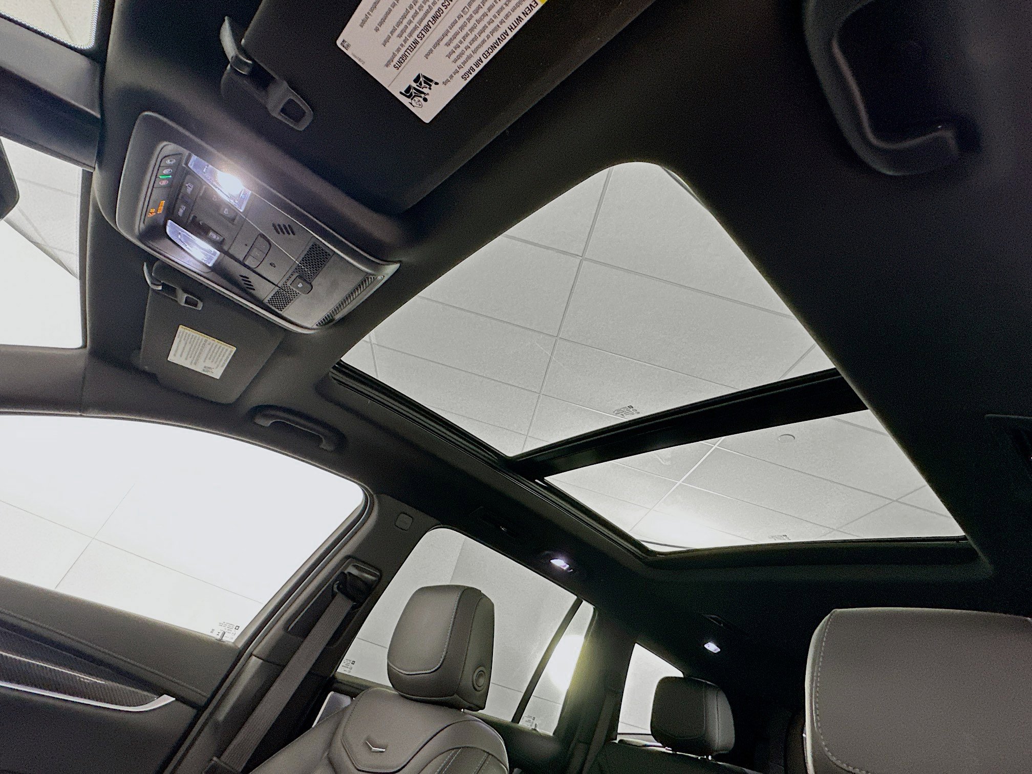 Used 2025 Cadillac XT6 Sport image 27