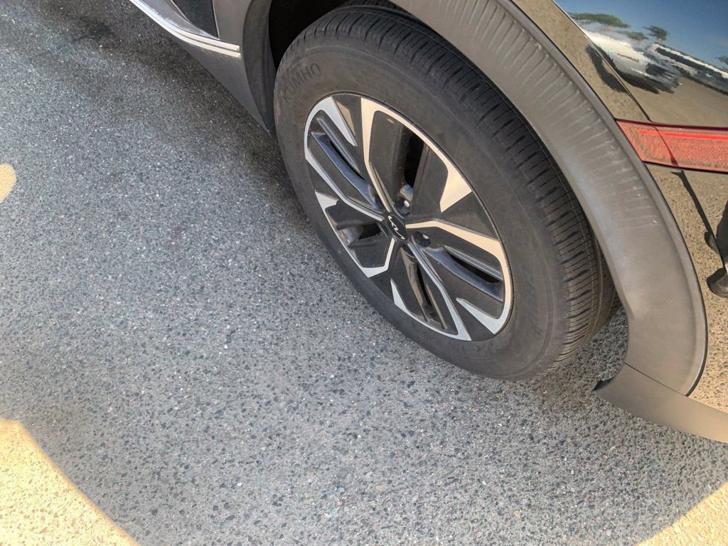 Certified 2024 Kia EV6 Light RWD image 9