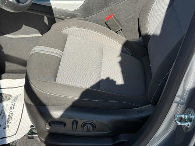 Used 2025 Chevrolet Blazer LT AWD/4WD image 19