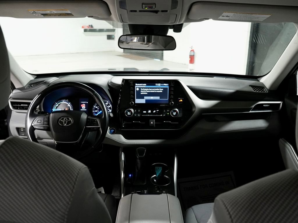 Used 2021 Toyota Highlander LE image 14