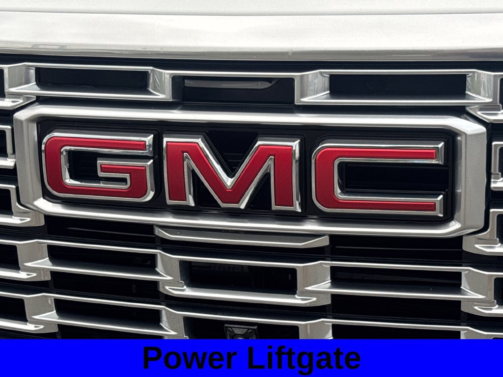 Used 2025 GMC Yukon Denali w/ Denali Reserve Package AWD/4WD image 16