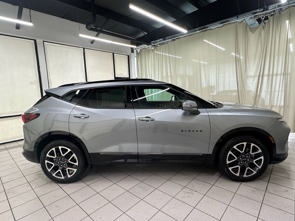 Certified 2025 Chevrolet Blazer RS w/ Enhanced Convenience Package AWD/4WD image 3
