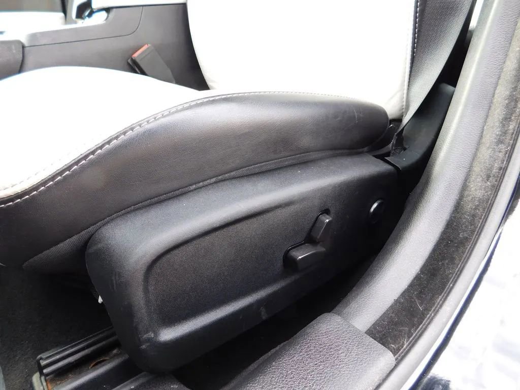 Used 2021 Chrysler 300 S w/ S Model Appearance Package image 18