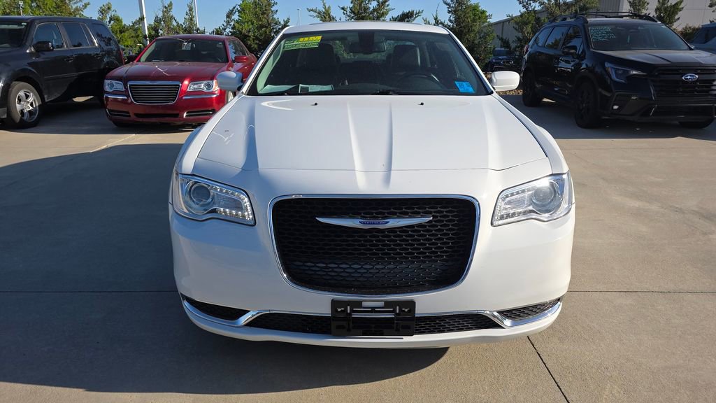 Used 2019 Chrysler 300 Touring w/ Quick Order Package 2EF image 8
