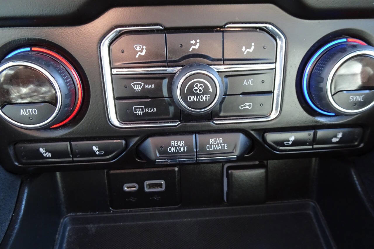 Used 2021 Chevrolet Suburban LT image 28