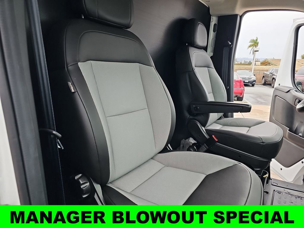 New 2024 RAM ProMaster 3500 w/ Convenience Group FWD image 10