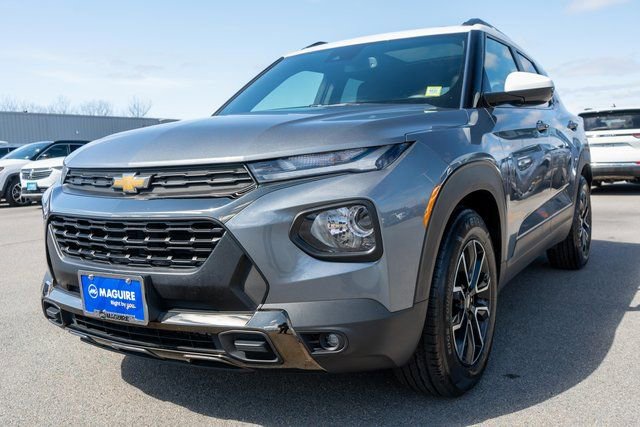 Used 2022 Chevrolet TrailBlazer ACTIV w/ Sun and Liftgate Package FWD image 2