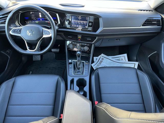 Certified 2023 Volkswagen Jetta SE w/ Panoramic Sunroof Package image 15