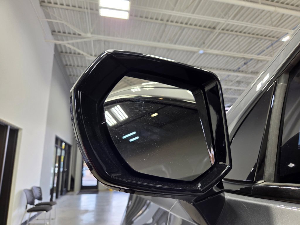 Used 2021 Chevrolet Suburban Z71 AWD/4WD image 17