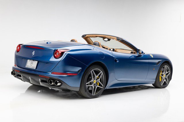 Used 2015 Ferrari California T image 11