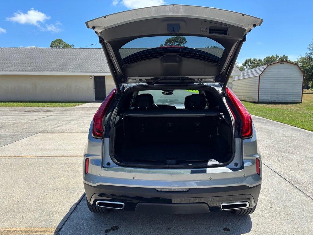 Used 2025 Cadillac XT4 Premium Luxury FWD image 18