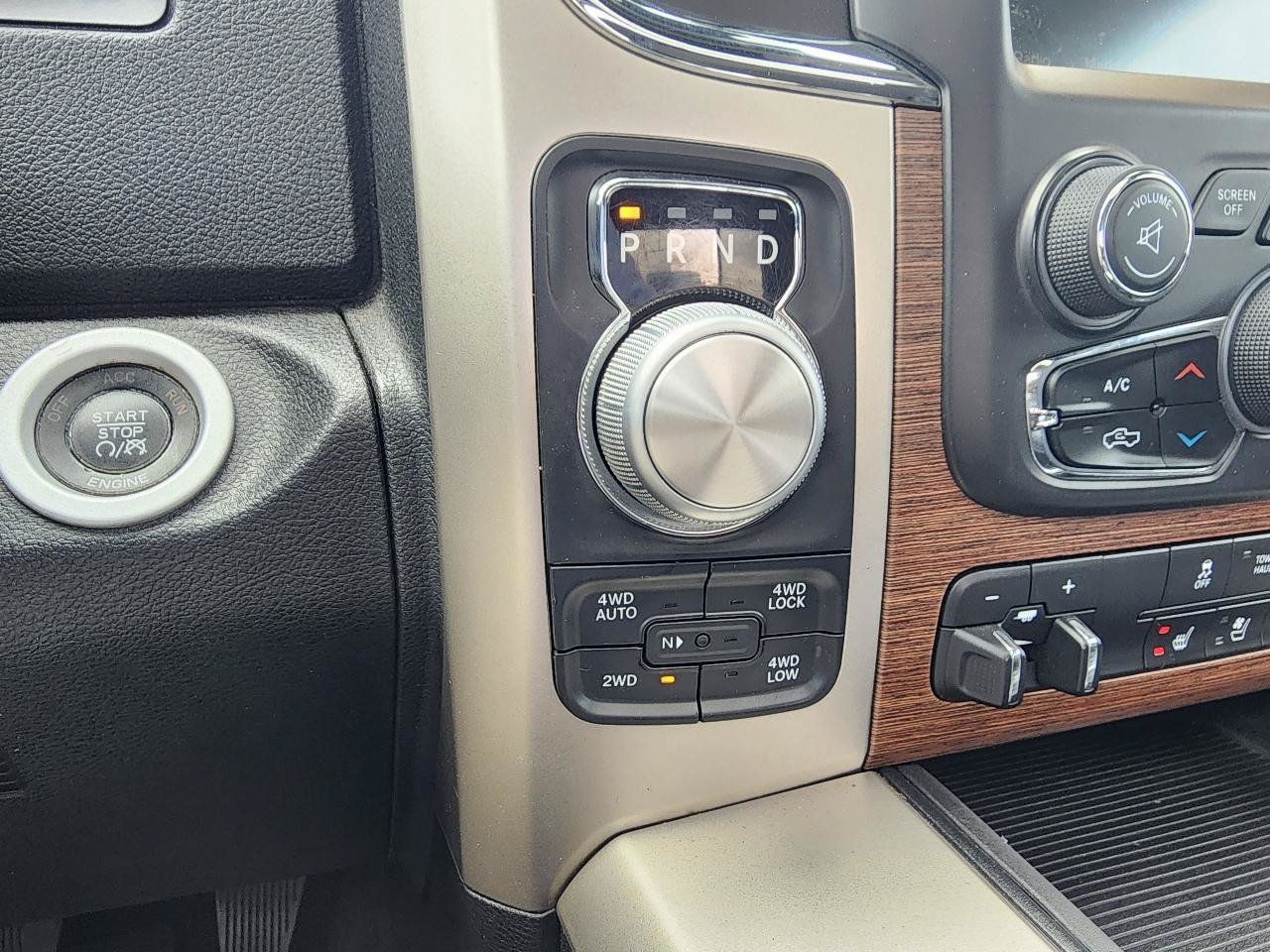 Used 2014 RAM 1500 Laramie w/ Convenience Group AWD/4WD image 20