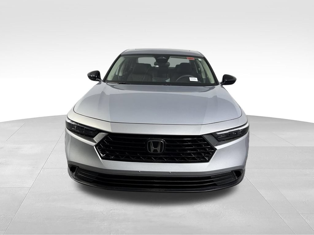 Used 2025 Honda Accord SE image 3