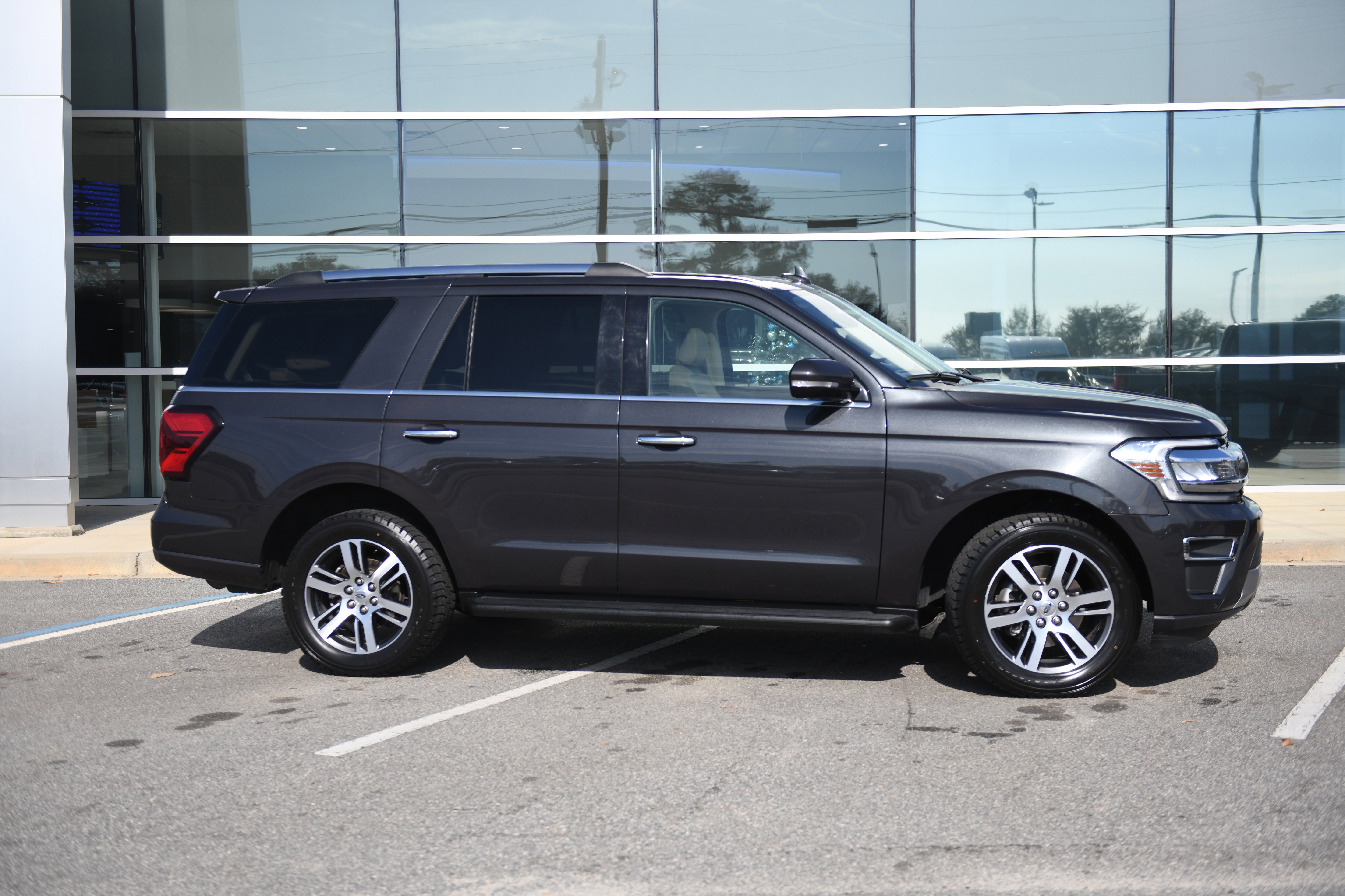 Used 2024 Ford Expedition Limited