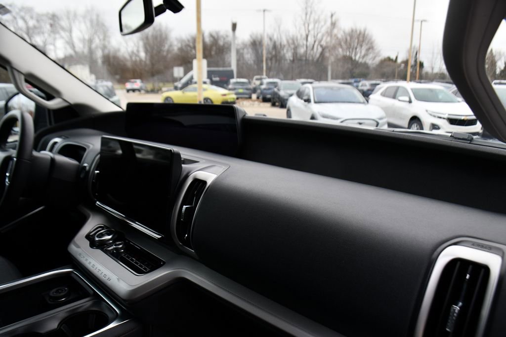 Used 2025 Ford Expedition Active image 15