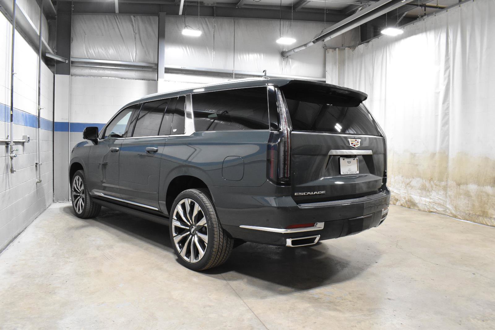 New 2026 Cadillac Escalade ESV Luxury w/ Touring Package image 15