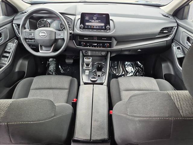 Used 2025 Nissan Rogue SV AWD/4WD image 18